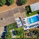 Fabelhafte Restaurierung Mit Beeindruckendem Ergebnis By Interhome 펜션