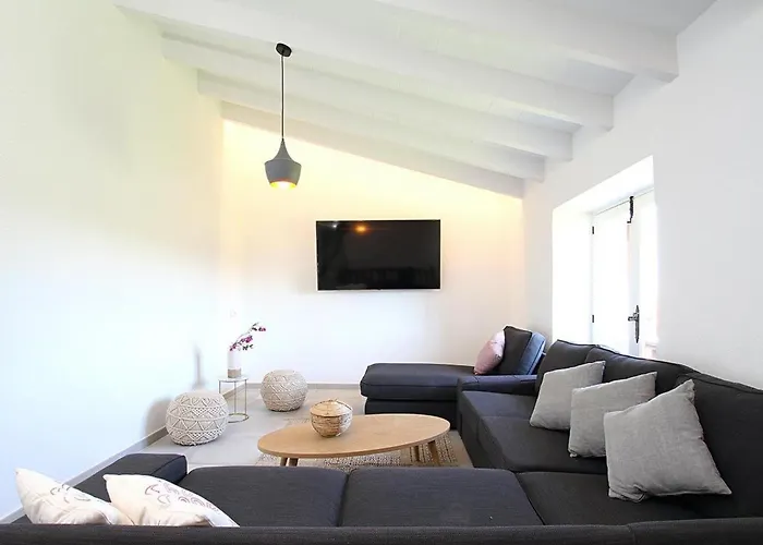 Fabelhafte Restaurierung Mit Beeindruckendem Ergebnis By Interhome Pollenca