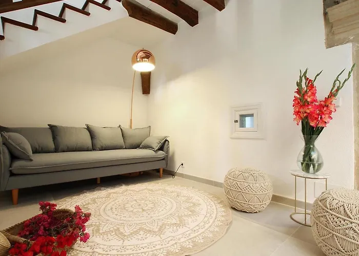 Holiday home Fabelhafte Restaurierung Mit Beeindruckendem Ergebnis By Interhome