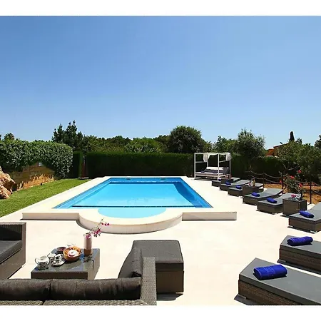 Fabelhafte Restaurierung Mit Beeindruckendem Ergebnis By Interhome Holiday home *