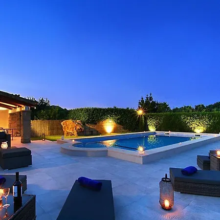 Fabelhafte Restaurierung Mit Beeindruckendem Ergebnis By Interhome * Pollenca